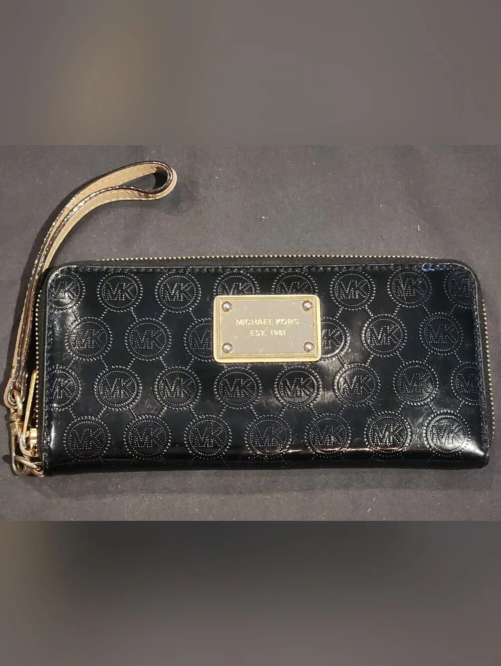MICHAEL KORS Black Patent Leather MK Signature Logo Zip-Around Wallet Clutch